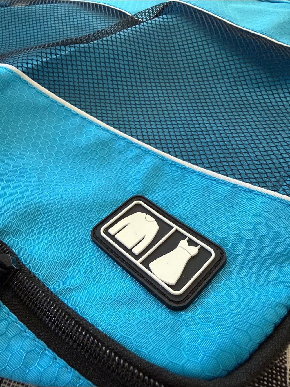 Blue Travel Packing Organizer - Lightweight Compression Cube - Picture 2 of 2